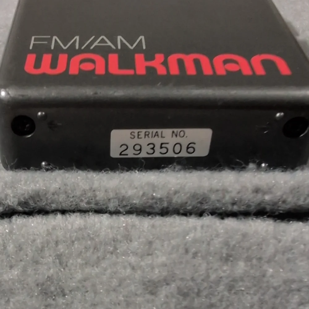 Sony Walkman SRF-19W Portable FM/AM Radio Vintage Grey